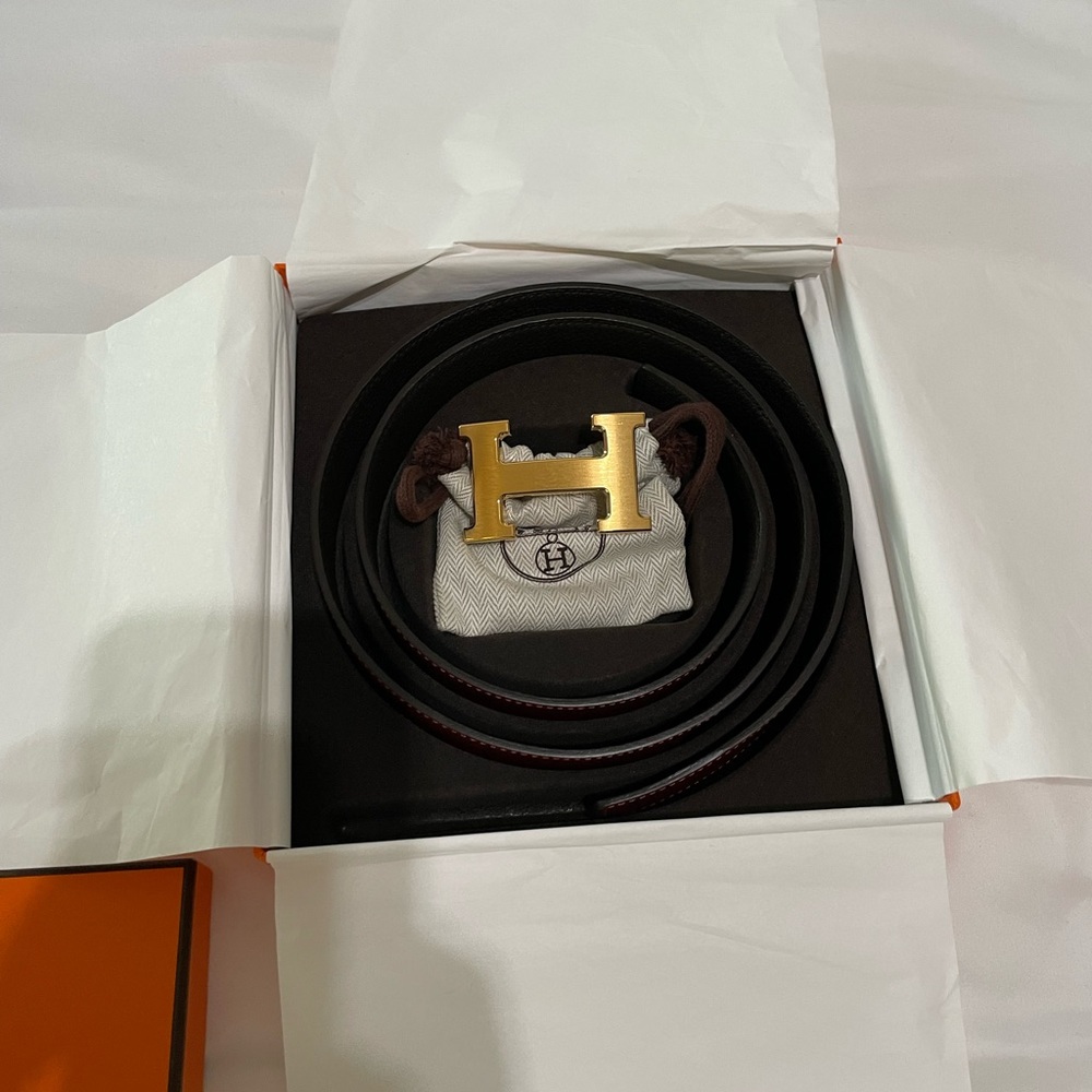 Authentic Hermes women’s belt and bucle. Reversible. New